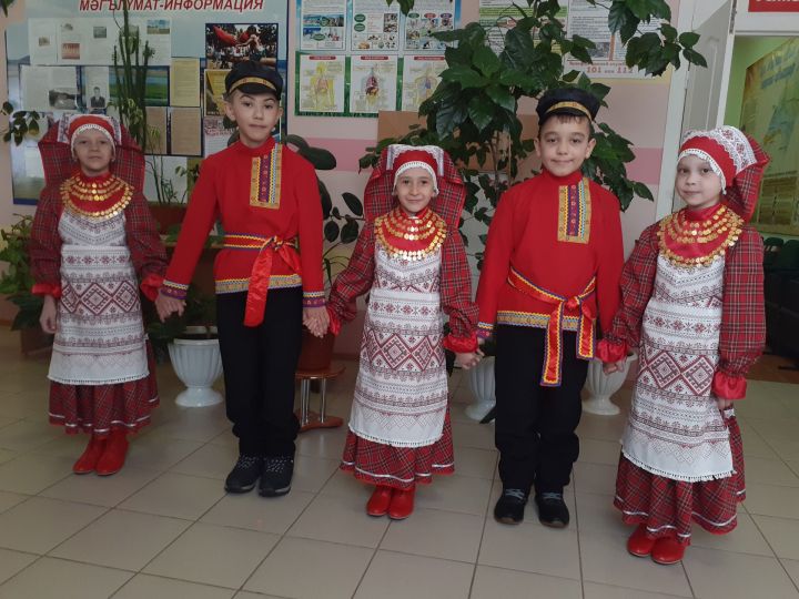 «Айбагыр» ансамбле балалары Яңа Мәлкәннең йолаларын өйрәнеп, сәхнәгә алып чыга