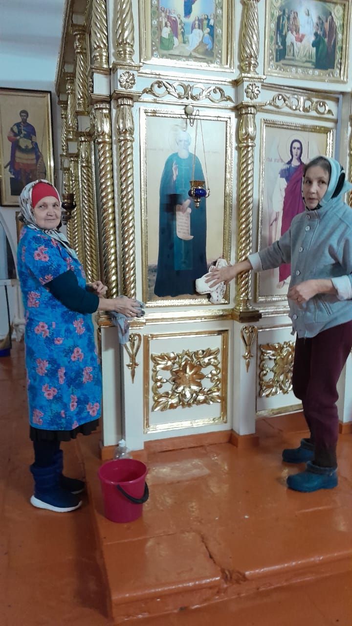 Кайбычлылар чиркәүдә өмә ясаган