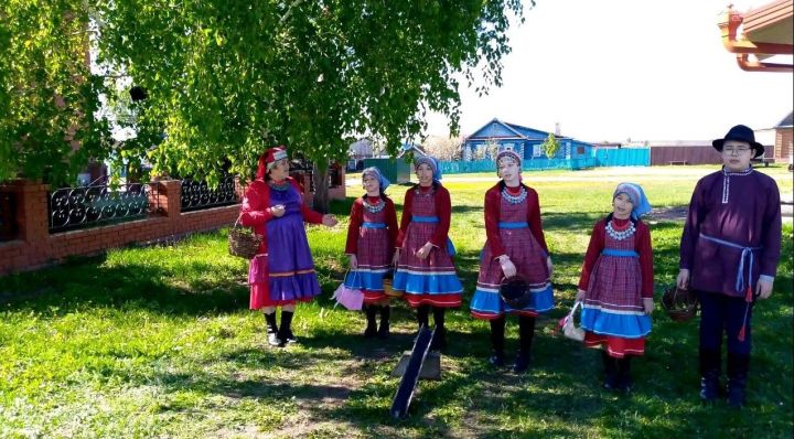 Коллектив «Айбагыр» участвует в Межрегиональном  фестиваль-конкурсе