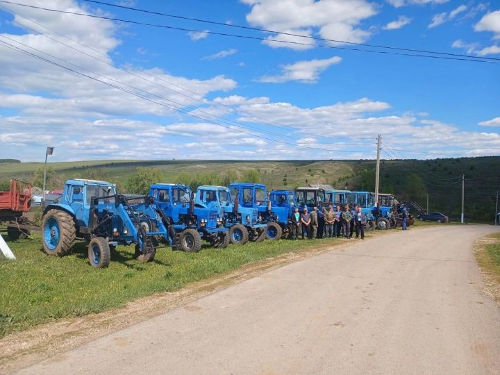 В Усалинском и Албаевском сельских поселениях провели техосмотр самоходной техники