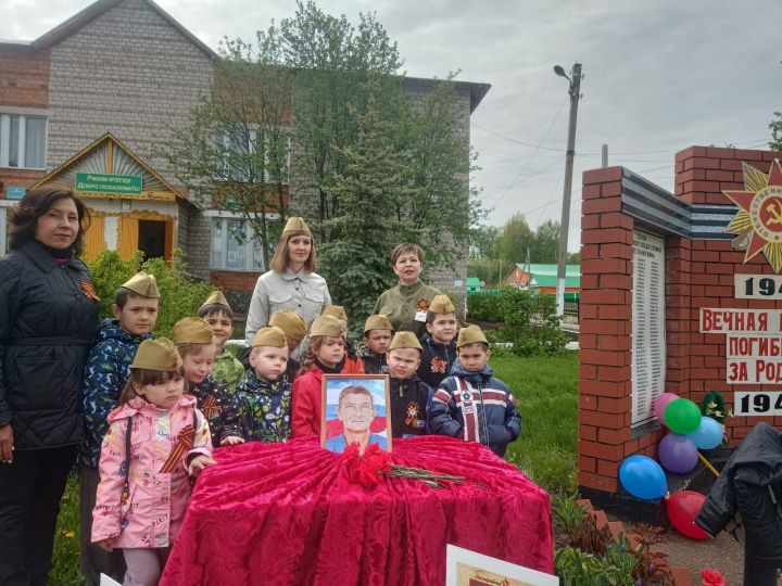 У стелы села Новые Балыклы состоялся торжественный митинг