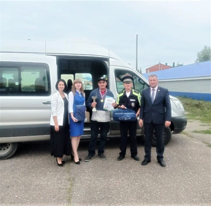 Наш сородич Николай Петухов победитель конкурса «Лучший водитель школьного автобуса»