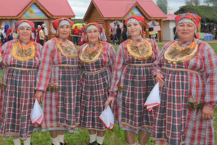 «Натукай» керәшен халык фольклор ансамбле «Покрау» йоласын күрсәтте