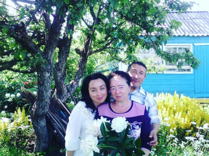 Луиза Янсуар әти-әнисе турында: «Һаман да берсен икенчесеннән башка күзалламыйм»