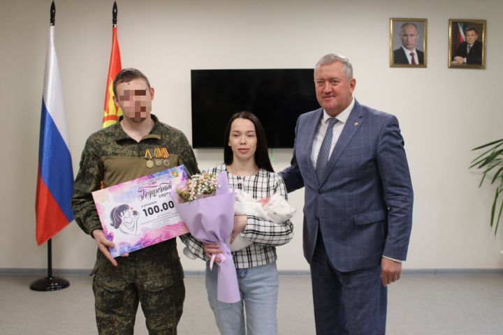 Якты Күл авылыннан махсус хәрби операциядә катнашучы Ильяның кызы туды