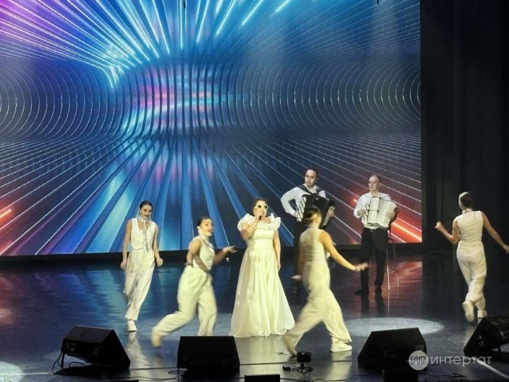 «Бүгенге көн — минем өчен зур вакыйга»: җырчы Альбина Абрамованың тәүге концерты булды