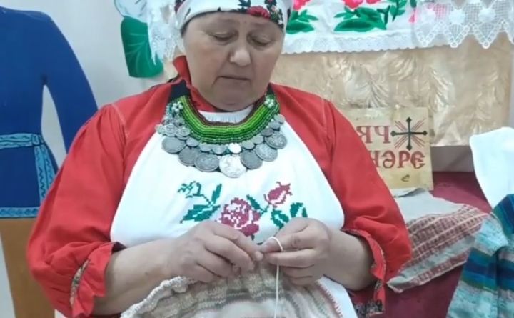 Керәшен Сәрдәсеннән Ольга Маннапова бала чагыннан ук бәйләргә яраткан