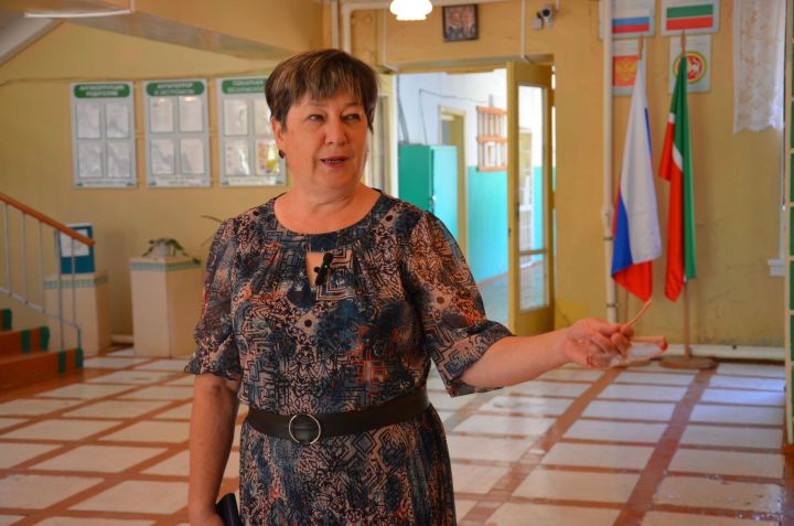 Ләке мәктәбе директоры Эльмира Дәүләтшина: «Мәктәпне бик яшәтәсебез килә»