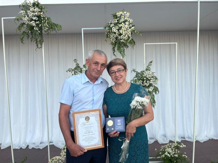 Әхмәттән Барсуковлар гаиләсенә «Мәхәббәт һәм тугрылык» медале тапшырылды