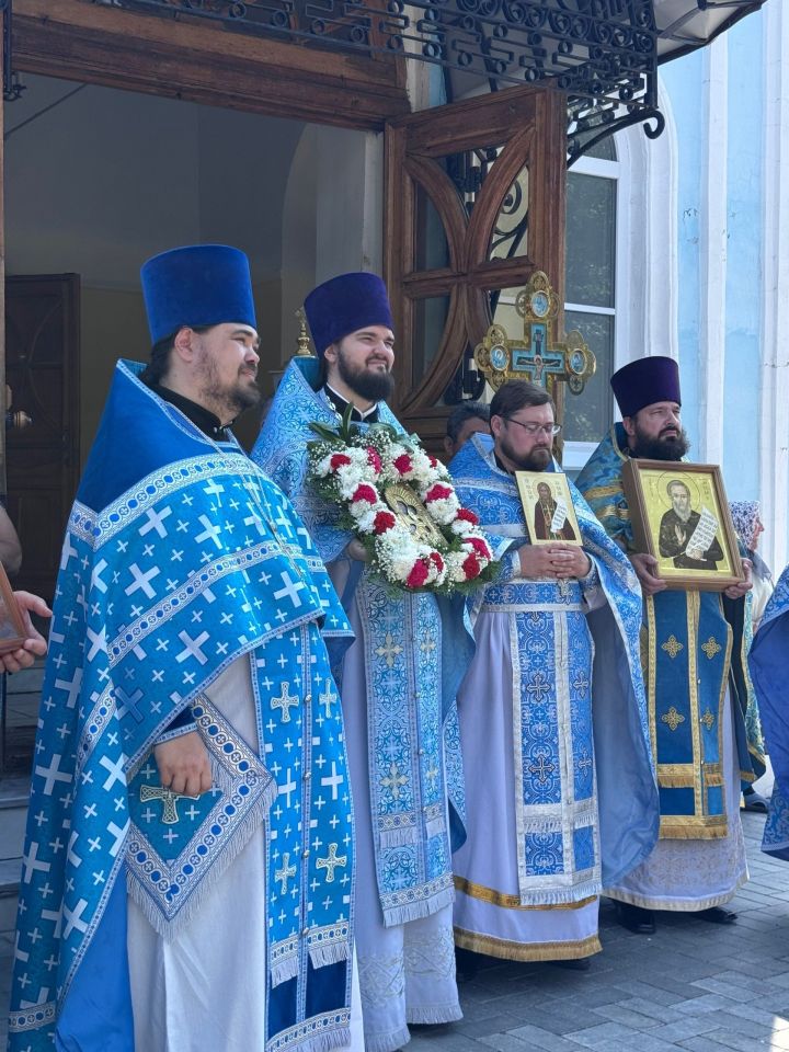 Тихвин чиркәвендә престол бәйрәме узды