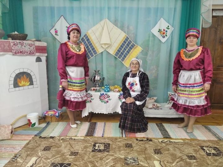 Очраклы кешеләр тәрбияче була алмый