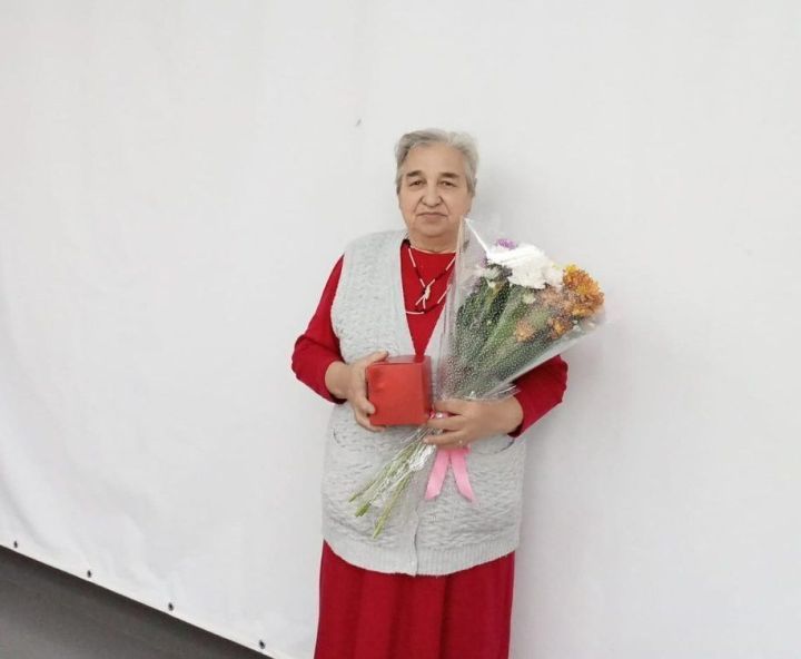 Питрәчтән Анастасия Долговадан «Нардуган», «Качману» турында шигырьләр