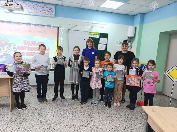 Иске Тәрбиттә балаларга юл хәрәкәте кагыйдәләрен өйрәтү буенча эш алып барыла